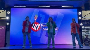 СИЯЕМ песня ДРУЗЬЯ зажигает сердца всех, кто любит дружбу!