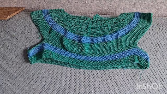 Кофточка с круглой кокеткой крючком вяжется.Распаковка