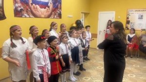 В Борисовской школе № 4 прошёл фестиваль-конкурс к Году единства народов России.