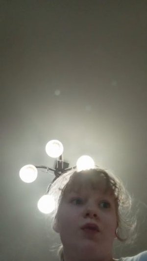 я читаю и пью мой коктейль