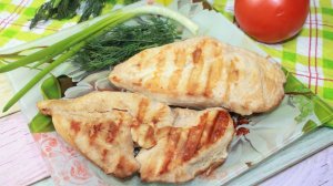 Куриная грудка в маринаде и без капли масла - очень вкусно и просто.