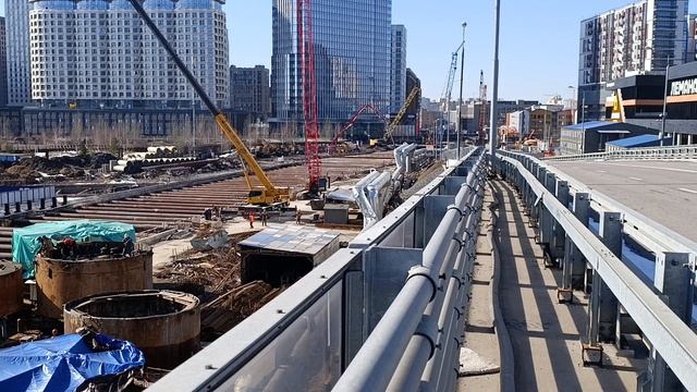 На площадку ЗИЛ Бирюлёвской линии привезли ТПМК Виктория смотреть онлайн