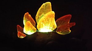 Что внутри КРАСНОГО яйца ZURU Smashers? Собираем светящегося динозавра!🦖