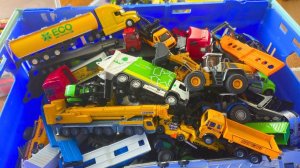 Загадочная коробка со строительными грузовиками! 🚧 Какая машина появится следующей?