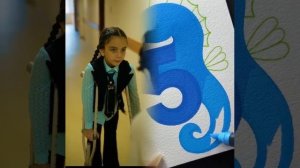 Злобный учитель не впускала девочку на урок и поплатилась за это #юмор #mojiko #школа #школа