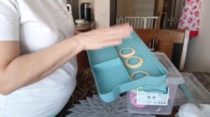 Приготовила обед! Взошли Томаты, подрыхлила. Прогуляемся по моему заснеженному участку!