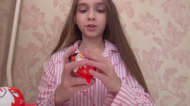 Распаковка киндеров очень странные дела!🤗😁