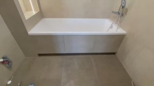 Экран-конструктор под ванной с нишей для ног 😊