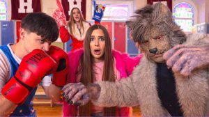 Леди Диана | ФУТБОЛИСТ ИДЁТ НА БОЙ РАДИ ДИАНЫ -  ОБОРОТНЮ КРЫШКА!!!