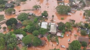 Гавайи уходят под воду из-за непрекращающихся ливней