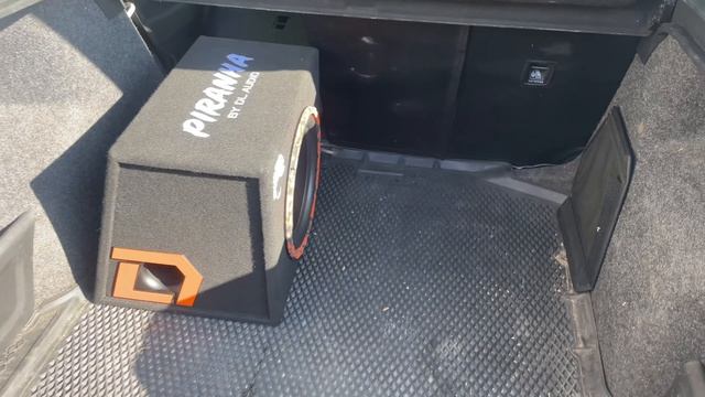 Установка сабвуфера DL Audio Piranha 12A SE 4.1 смотреть онлайн