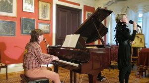 "Капли прыгают по лужам"