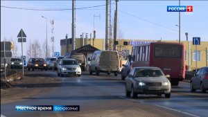 Разбитый железнодорожный переезд на границе Выльгорта и Сыктывкара собирает километровые пробки