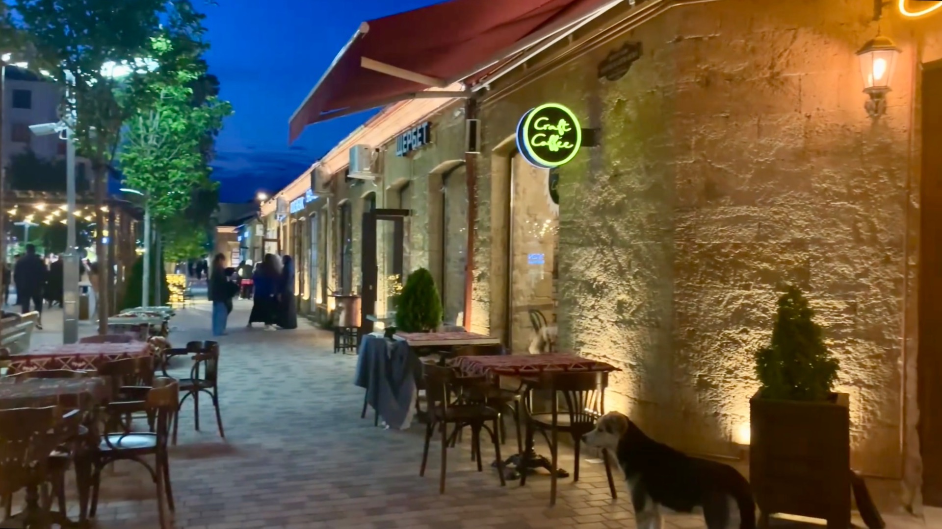 Огни вечернего Дербента .. сувениры..кофейни ..фонтаны   Дагестан