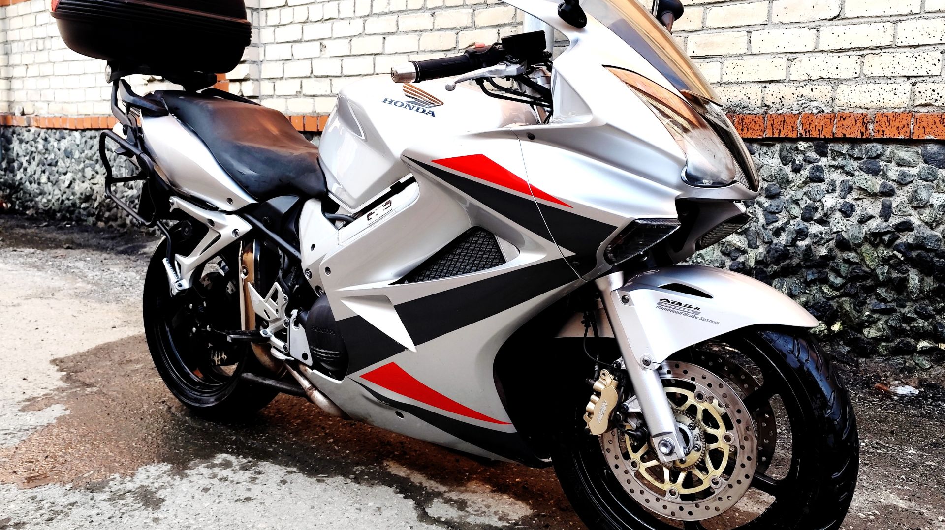 Honda VFR 800 2002 смотреть онлайн