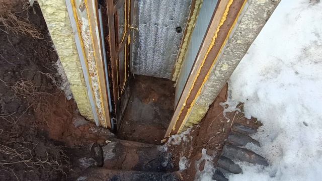 снег тает, в подземную теплицу, ручьи не бегут!😁