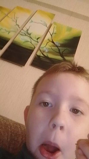 привет ребята это прямой эфир мы будем играть наверное видеоигры смотрите этот лист до конца