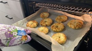 ГОТОВИМ ЯБЛОЧНЫЕ СЛОЙКИ