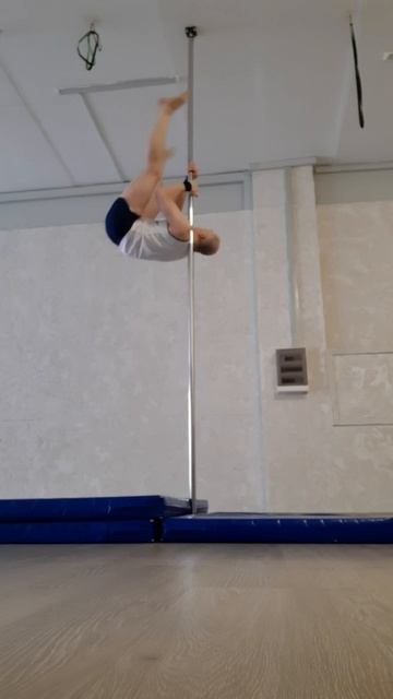 Из шолдера: сначала вверх, а потом вниз (Александр Странник https://vk.com/far_familiar)