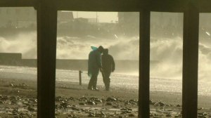 В Сочи расчищают пляжи после шторма