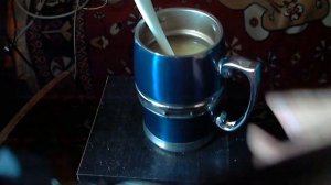 Чашка супа Knorr-Куриный с сухариками и Maggi борщок-горячая кружка