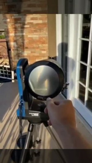 Фильтр для телескопа, позволяющий рассматривать Солнце