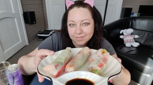 Мукбанг Спринг роллы с креветками, фунчозой и овощами.