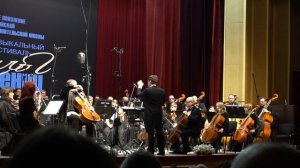 Посмотрите девочки - такая музыка нравится сегодня вашим мальчикам