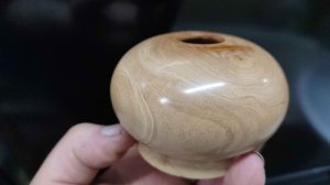 Безделица из древесины клёна.