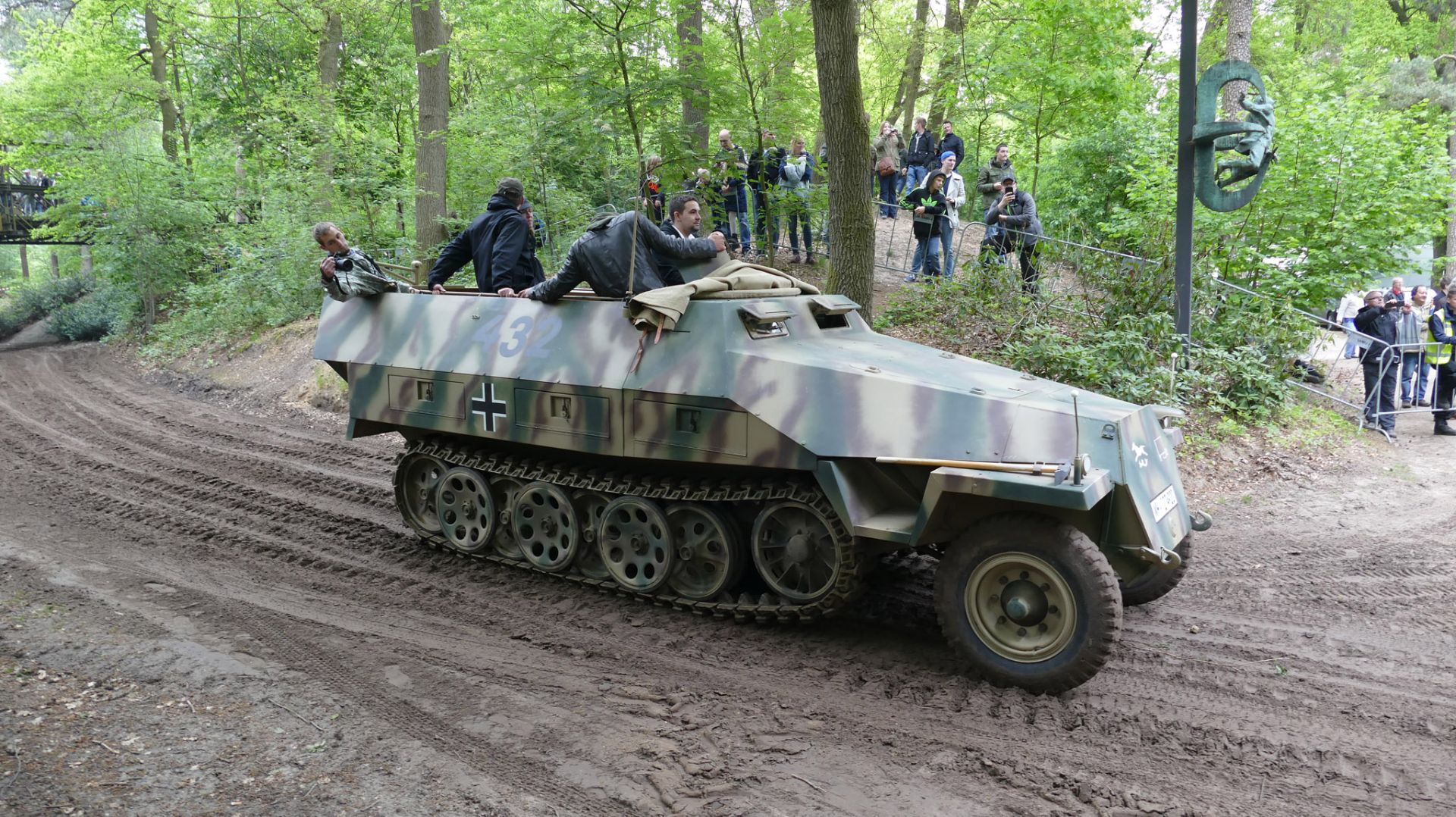 Техника на шоу Militracks, май 2015 года, ч.1