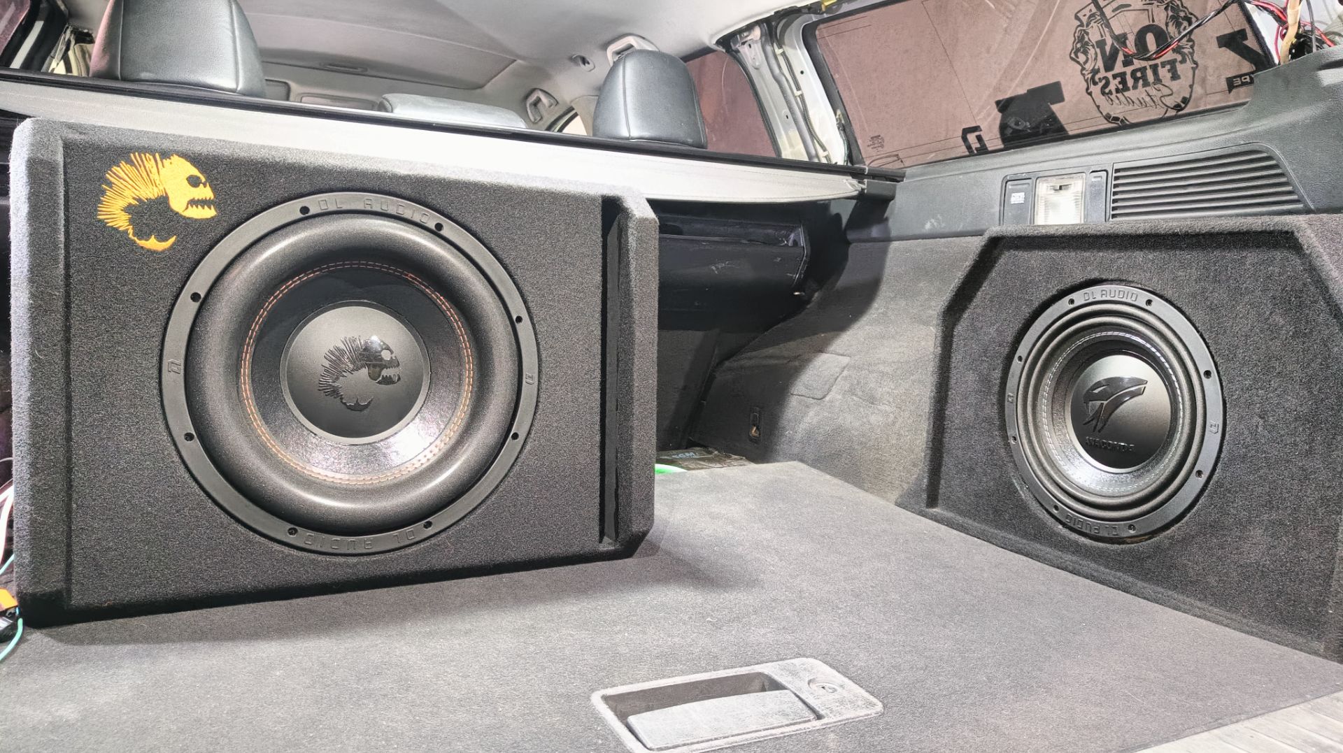 Вот это кино! Уникальный активный сабвуфер DL Audio Piranha 12A Black 2.1 V.2 12V/220V смотреть онлайн