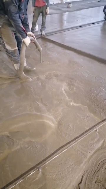 Растворонасос. Мокрые стяжки возвращаются. Объёмы огромные.