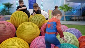 Алиса Кукутик и дядя Фёдор ищут Трактор _ Играем в горячо-холодно (1080P_60FPS)