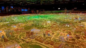 «Макет Москвы» на ВДНХ: светотехническое шоу «Я шагаю по Москве»