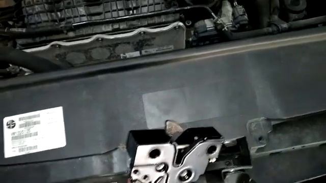 Замена замка капота Volkswagen Jetta 2017 1,4 Tsi