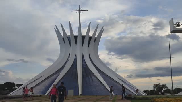 Во время длинной стыковки удалось осмотреть столицу Бразилии - город Бразилиа