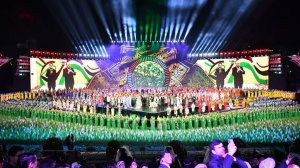 Навруз в Душанбе: Эмомали Рахмон принял участие в красочном празднике в комплексе «Наврузгох»