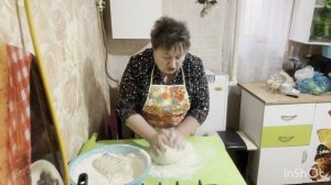 Готовлю вкусные пирожки с картофелем,а другие с яйцом и луком.