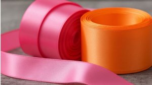 Пышный бантик из капроновых лент