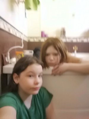 Попробуй не засмеялся