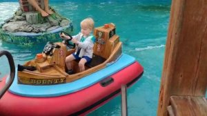 Малышу всего 3! А он совершил одиночное плаванье