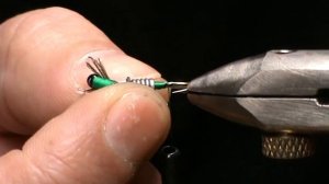 реалистичный ручейник своими руками(легко)