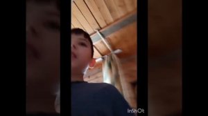 Артем говорит о спорте. дети и спорт.дети занимаются спортом, говорят о спорте