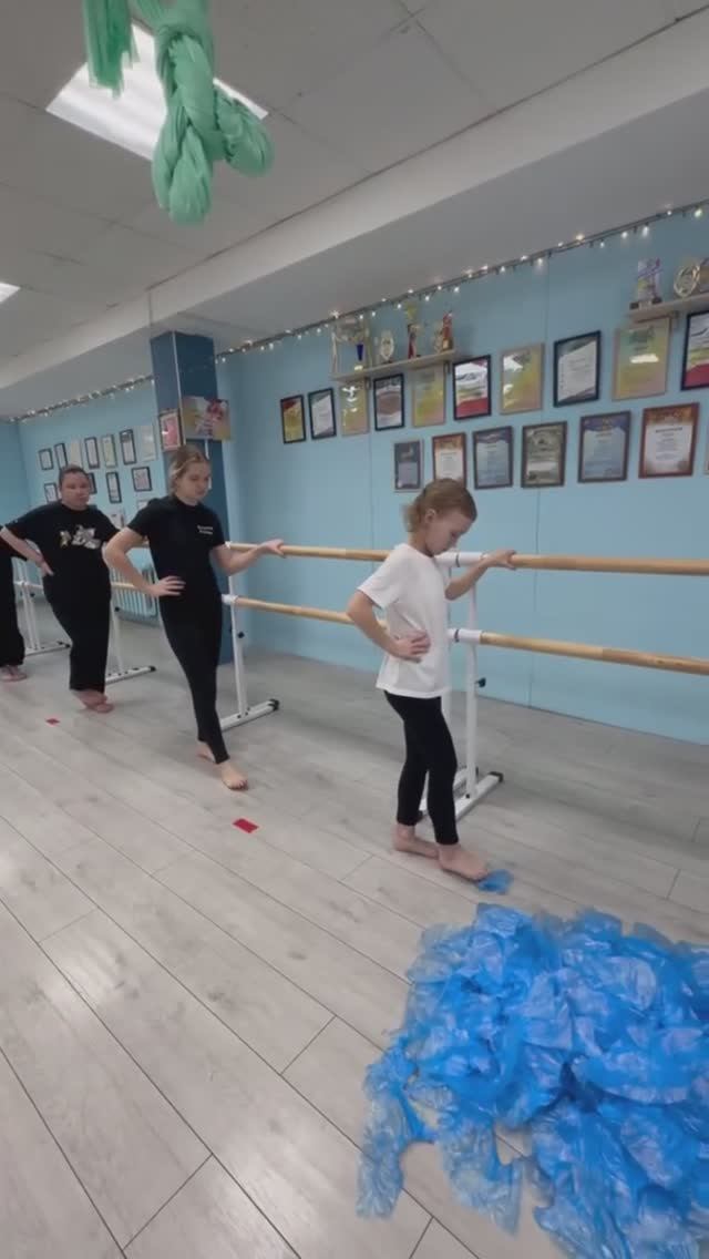 Для чего нужны бахилы в танцевальном классе