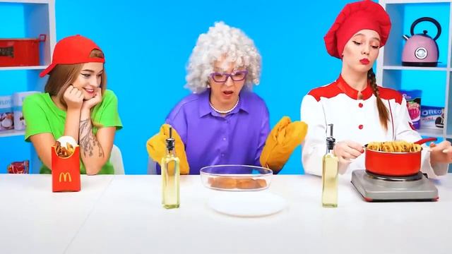 Мы Изучаем с Друзьями Правила Школьного Автобуса _ Смешные Cитуации от TeenDO Ch