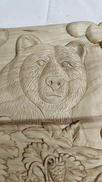 Резное пано мишка 30 см на 20 см, вскрыто маслом, ручная работа