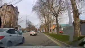 В Краснодаре столкнулись три машины.