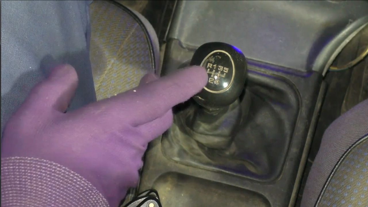 Этот сигнализатор заднего хода поможет водителю избежать многих неприятных ситуаций.