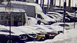 у мальчика в руке взорвалась петарда