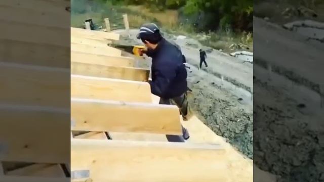 Мне любопытно, что это за ножовка.